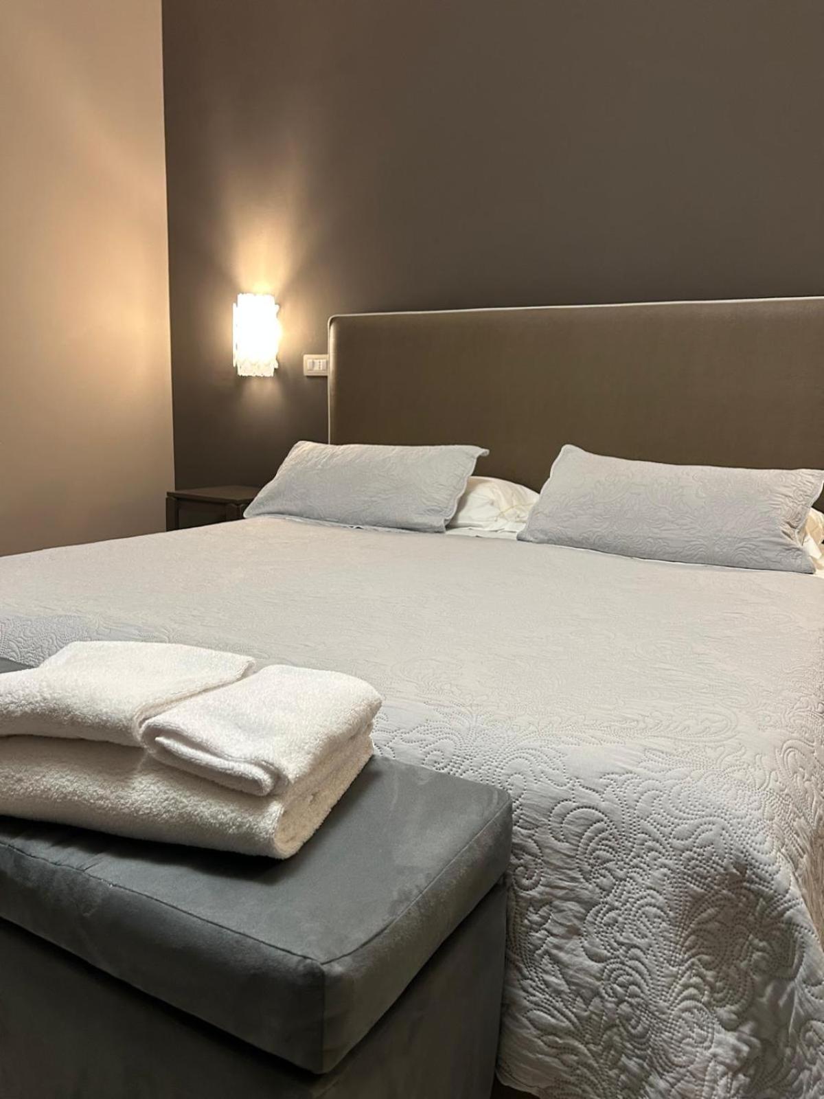 Hotel Saint Joseph à Salernes Extérieur photo