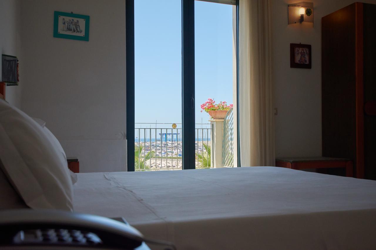 Hotel Saint Joseph à Salernes Extérieur photo
